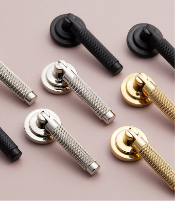 Arles Knurled Brass Drop Pull